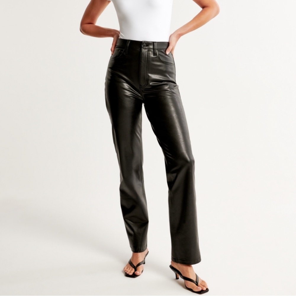 Abercrombie & Fitch 90s Straight Leather Pant